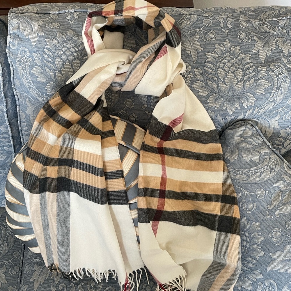 V. FRAAS Classic Plaid Scarf in Cream, Black, and Tan